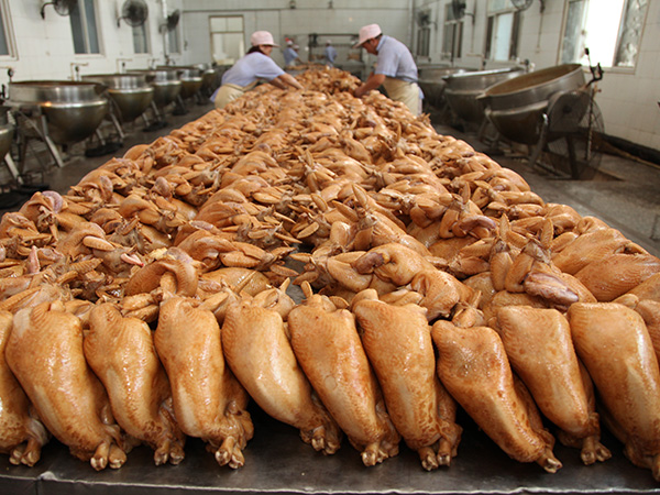 道口燒雞加盟的市場前景——張存有品牌帶你搶占商機！